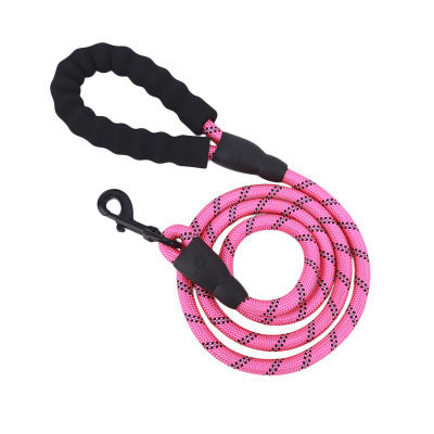 Tangle-Free Reflective Leash Built for Pulling Pups